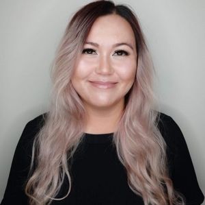 Meet your Posher, Cassandra